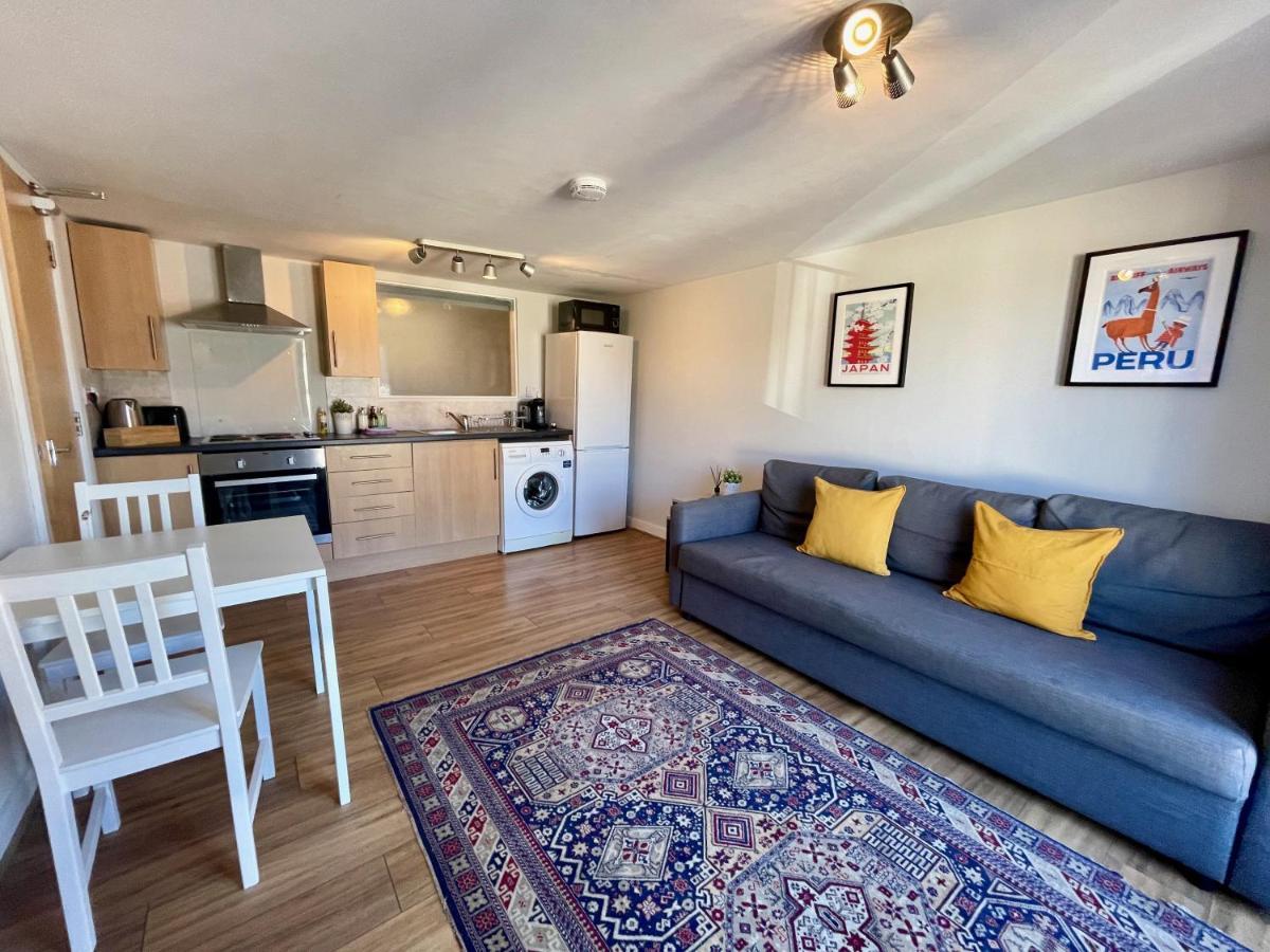 **6 Person City Centre Apartment** Кардифф Экстерьер фото