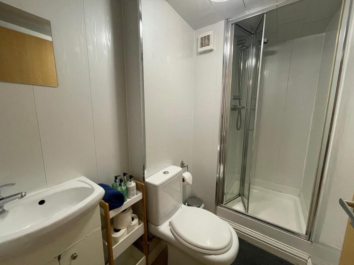 **6 Person City Centre Apartment** Кардифф Экстерьер фото